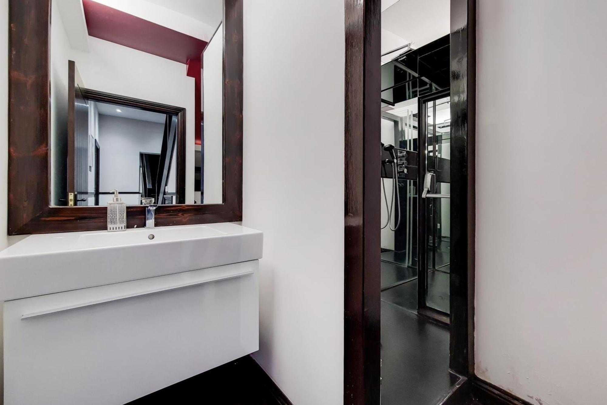 The Chesham Residences Apartment *